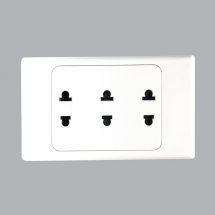 Ổ cắm ba hai chấu MPE